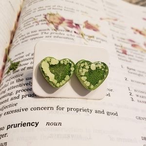 NWT handmade heart stud earrings